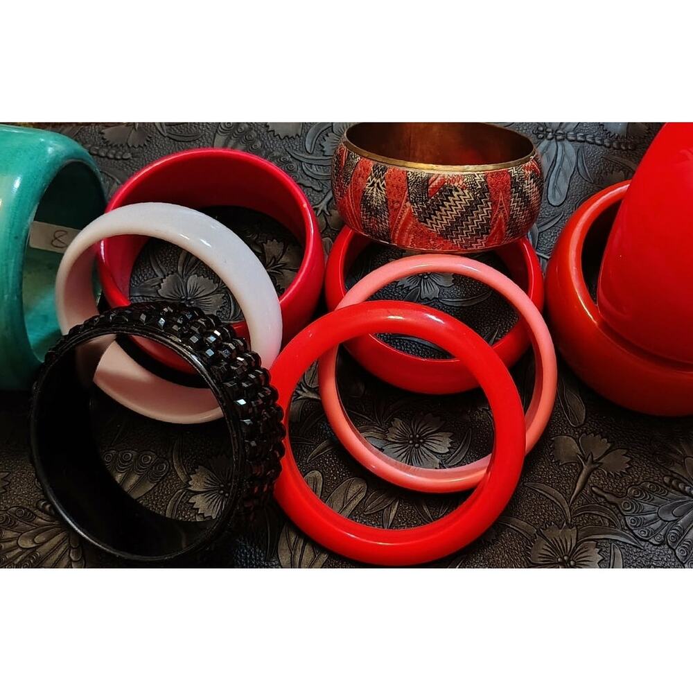 WHO DOESN'T LOVE CHUNKY BANGLES???
